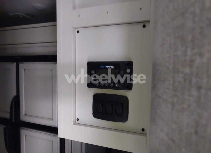 Photo 7 of 2021 Jayco Other N/A (VIN 1UJBJ0BR8M1C80108)