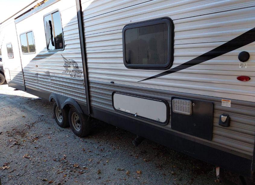 Photo 3 of 2020 Jayco Slx N/A (VIN 1UJBJ0BRXM17X0210)