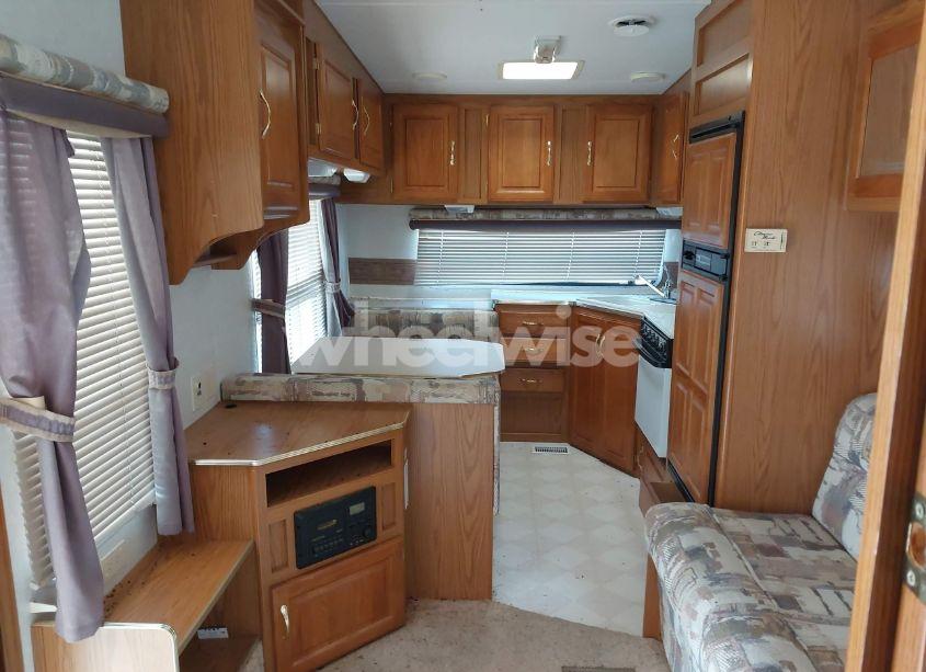 Photo 8 of 2000 Jayco Quest N/A (VIN 1UJCJ02MXY5L50115)