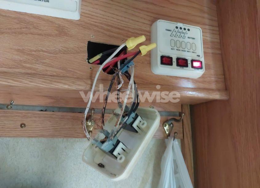 Photo 13 of 2005 Jayco Designer M-36 RLTS (VIN 1UJCJ02R851SS0199)