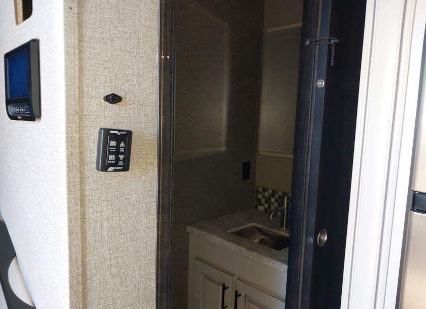 Photo 13 of 2021 Jayco Other N/A (VIN 1UJCJ0BV3M1LF0298)