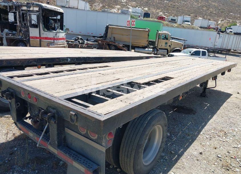 Photo 4 of 1998 Utility Trailer MFG UNKNOWN (VIN 1UYFS1294WA253509)