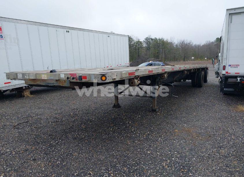 Photo 2 of 2000 Utility Trailer MFG (VIN 1UYFS2483YA938601)