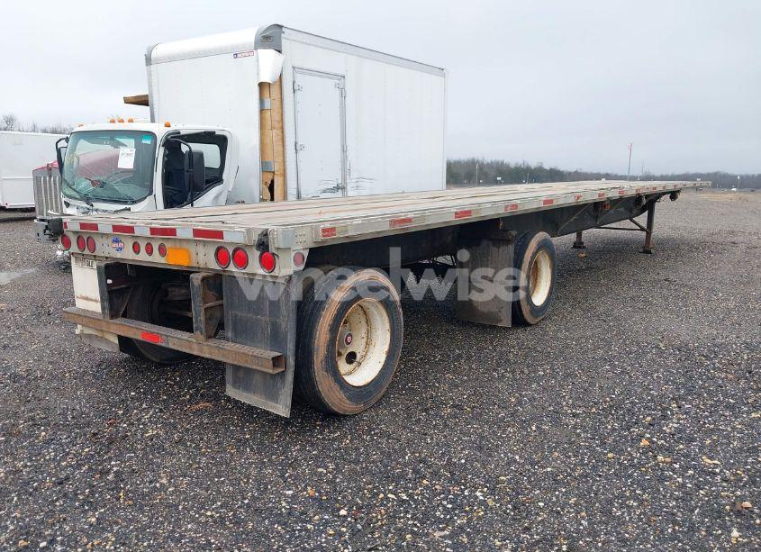 Photo 4 of 2000 Utility Trailer MFG (VIN 1UYFS2483YA938601)