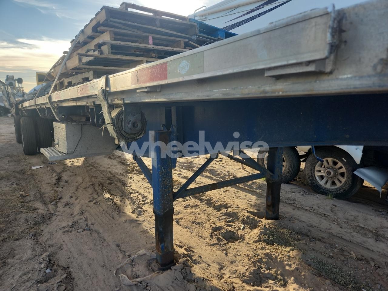 Photo 10 of 2016 UTILITY FLATBED TRAILER (VIN 1UYFS2531GA830401)