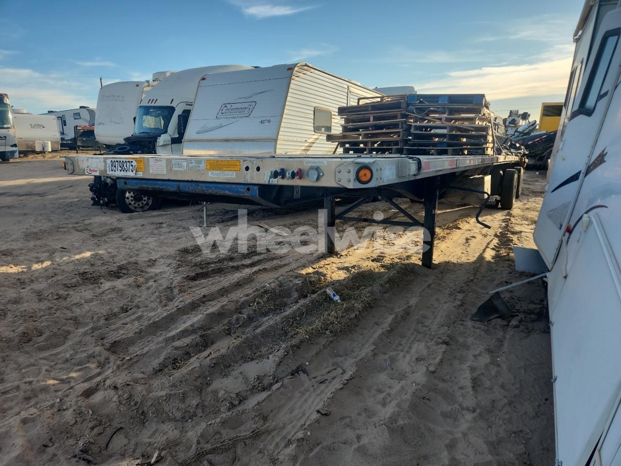 Photo 2 of 2016 UTILITY FLATBED TRAILER (VIN 1UYFS2531GA830401)