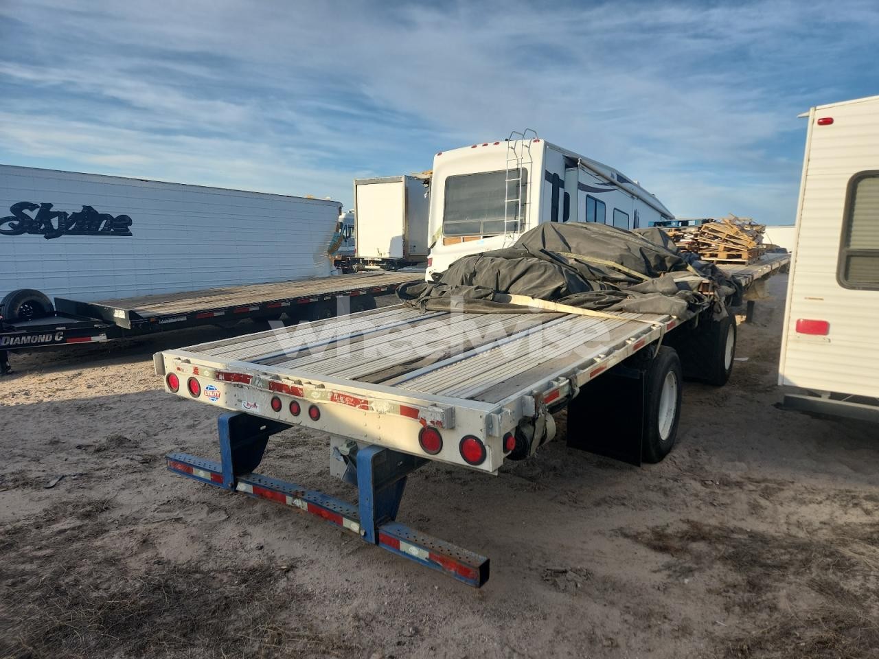 Photo 4 of 2016 UTILITY FLATBED TRAILER (VIN 1UYFS2531GA830401)