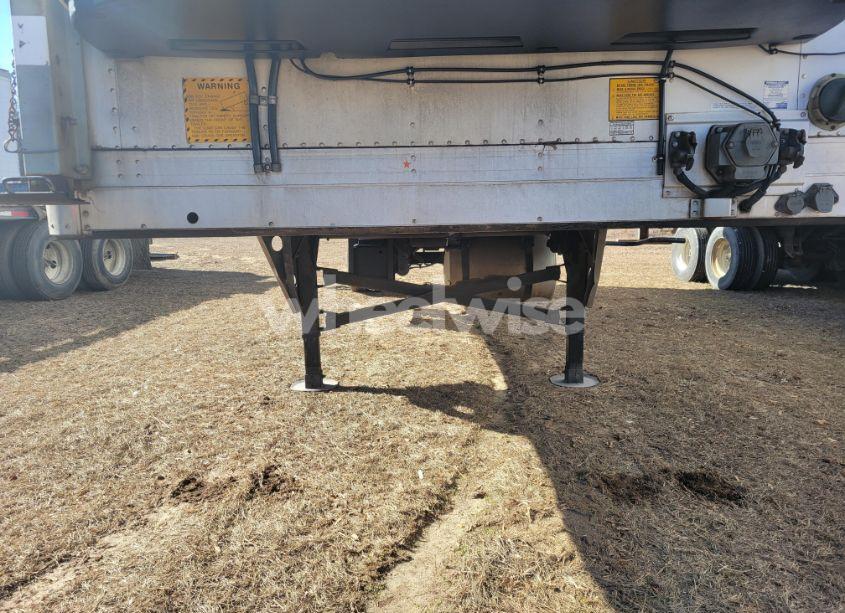 Photo 8 of 2009 Utility Trailer MFG TRAILER (VIN 1UYVS128X9M746701)