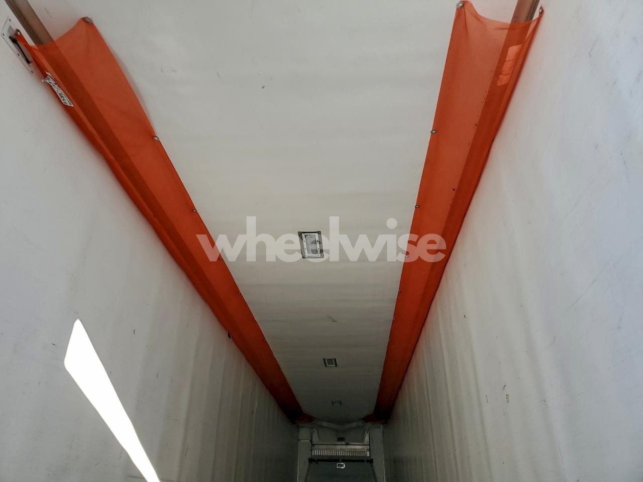 Photo 6 of 2018 UTILITY REEFER TRLR - REFRIGERATED VAN TRAILER (VIN 1UYVS2538K6715107)