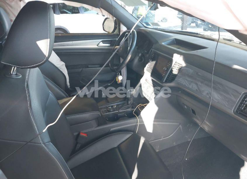 Photo 5 of 2020 Volkswagen Atlas CROSS SPORT 3.6L V6 SE W/TECHNOLOGY/3.6L V6 SE W/TECHNOLOGY R-LINE (VIN 1V21E2CA4LC227103)