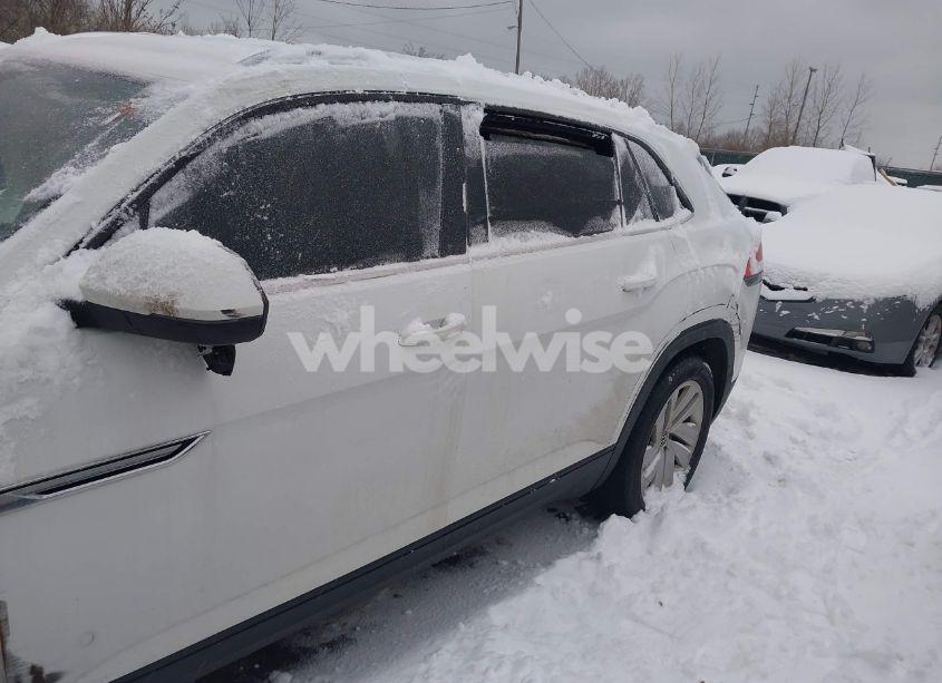 Photo 13 of 2020 Volkswagen Atlas CROSS SPORT 3.6L V6 SE W/TECHNOLOGY/3.6L V6 SE W/TECHNOLOGY R-LINE (VIN 1V21E2CA8LC209865)