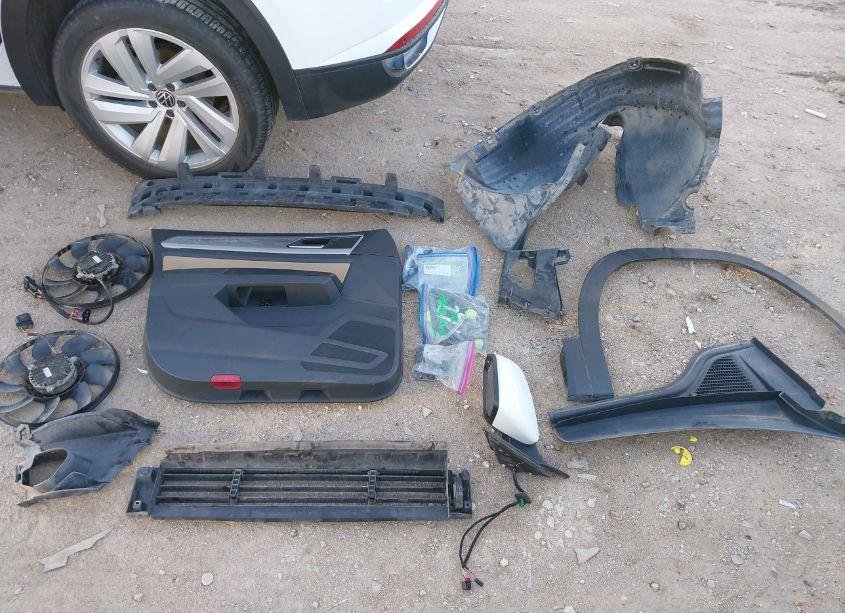 Photo 12 of 2020 Volkswagen Atlas CROSS SPORT 3.6L V6 SE W/TECHNOLOGY/3.6L V6 SE W/TECHNOLOGY R-LINE (VIN 1V21E2CA8LC227475)