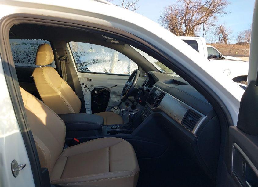 Photo 5 of 2020 Volkswagen Atlas CROSS SPORT 3.6L V6 SE W/TECHNOLOGY/3.6L V6 SE W/TECHNOLOGY R-LINE (VIN 1V21E2CA8LC227475)