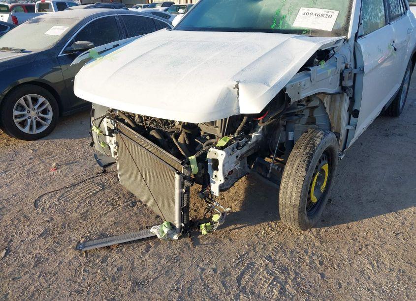 Photo 6 of 2020 Volkswagen Atlas CROSS SPORT 3.6L V6 SE W/TECHNOLOGY/3.6L V6 SE W/TECHNOLOGY R-LINE (VIN 1V21E2CA8LC227475)