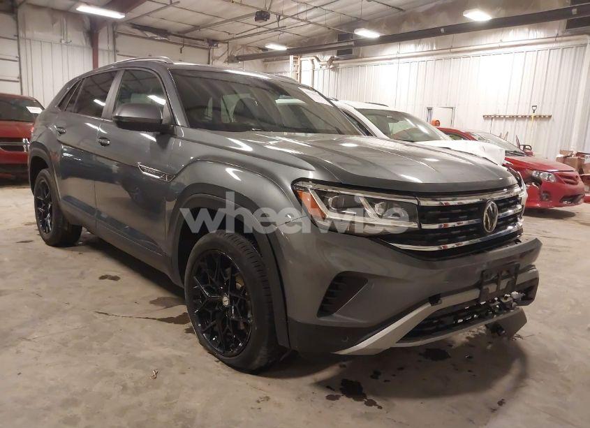 2020 Volkswagen Atlas CROSS SPORT 3.6L V6 SE W/TECHNOLOGY/3.6L V6 SE W/TECHNOLOGY R-LINE (VIN 1V25E2CA9LC217166) main photo