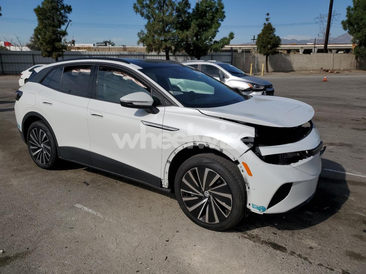 Photo 4 of 2024 VOLKSWAGEN ID.4 S (VIN 1V25MPE84RC008694)