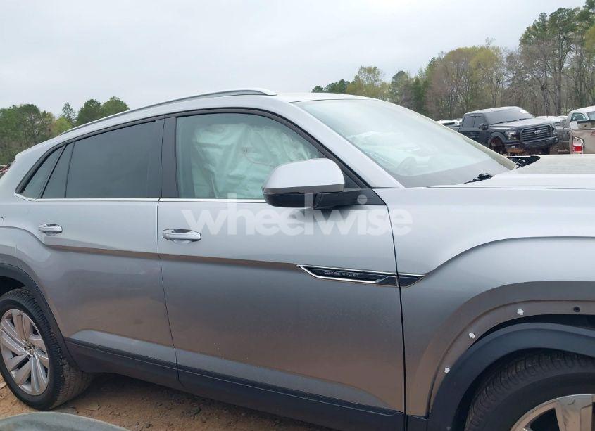 Photo 13 of 2020 Volkswagen Atlas CROSS SPORT 2.0T SE W/TECHNOLOGY/2.0T SE W/TECHNOLOGY R-LINE (VIN 1V26C2CA5LC206661)