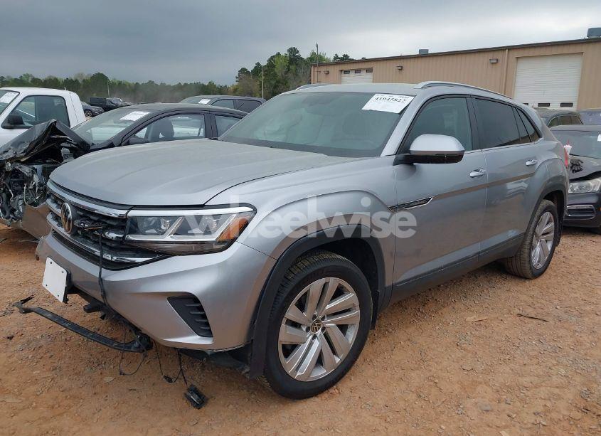 Photo 2 of 2020 Volkswagen Atlas CROSS SPORT 2.0T SE W/TECHNOLOGY/2.0T SE W/TECHNOLOGY R-LINE (VIN 1V26C2CA5LC206661)