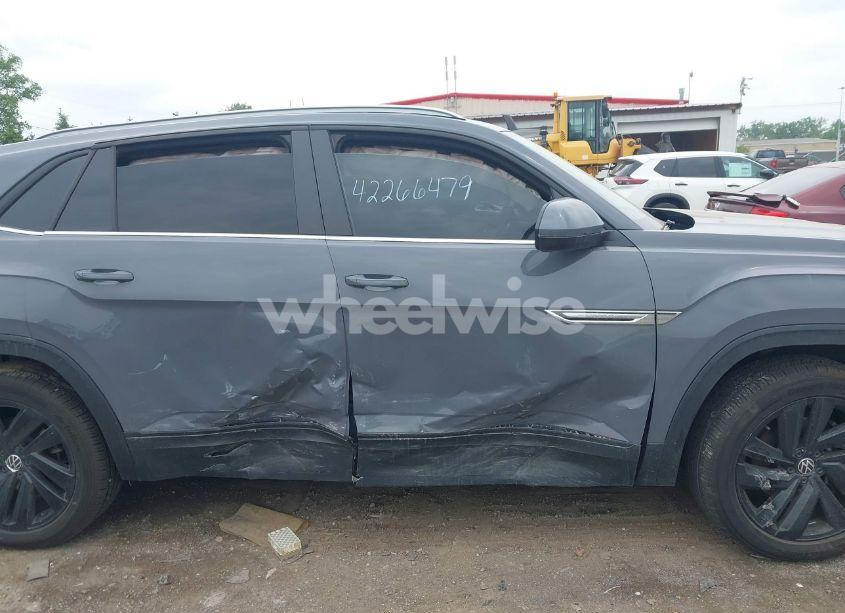 Photo 13 of 2020 Volkswagen Atlas CROSS SPORT 2.0T SE W/TECHNOLOGY/2.0T SE W/TECHNOLOGY R-LINE (VIN 1V26C2CA7LC227060)