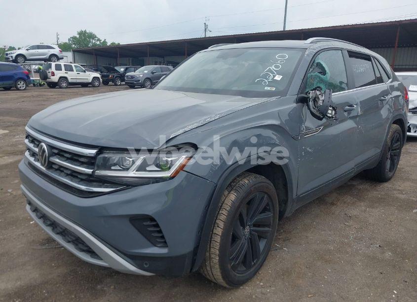 Photo 2 of 2020 Volkswagen Atlas CROSS SPORT 2.0T SE W/TECHNOLOGY/2.0T SE W/TECHNOLOGY R-LINE (VIN 1V26C2CA7LC227060)