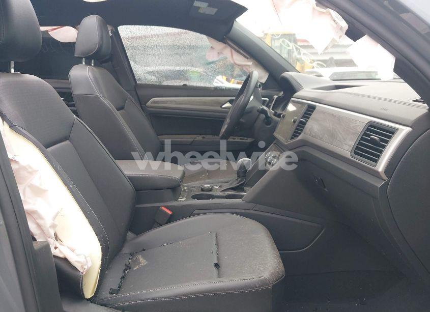 Photo 5 of 2020 Volkswagen Atlas CROSS SPORT 2.0T SE W/TECHNOLOGY/2.0T SE W/TECHNOLOGY R-LINE (VIN 1V26C2CA7LC227060)