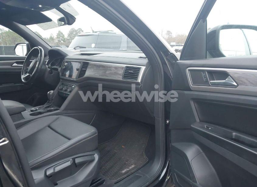 Photo 5 of 2020 Volkswagen Atlas CROSS SPORT 3.6L V6 SE W/TECHNOLOGY/3.6L V6 SE W/TECHNOLOGY R-LINE (VIN 1V26E2CA0LC211292)