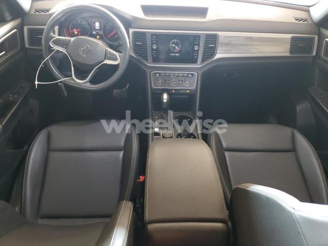 Photo 3 of 2020 VOLKSWAGEN ATLAS CROSS SPORT SE (VIN 1V26E2CA2LC227851)