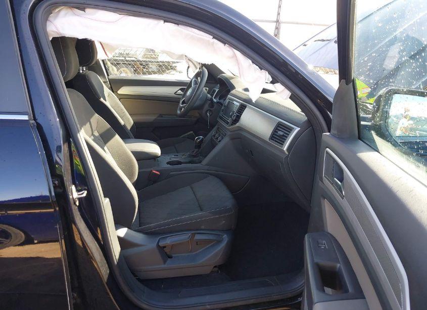 Photo 5 of 2021 Volkswagen Atlas CROSS SPORT 2.0T S (VIN 1V2AC2CA5MC228123)