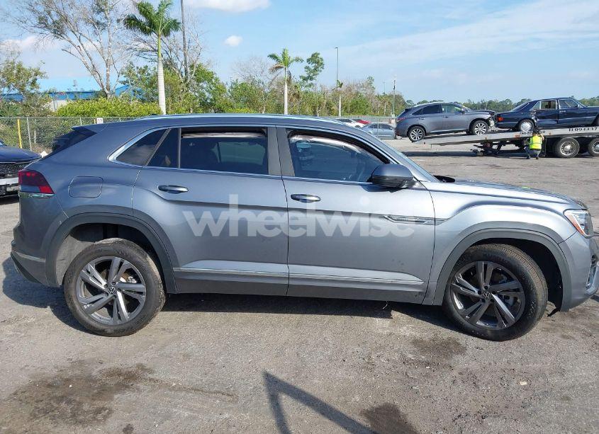 Photo 14 of 2024 Volkswagen Atlas CROSS SPORT 2.0T SEL R-LINE (VIN 1V2AE2CA0RC219282)