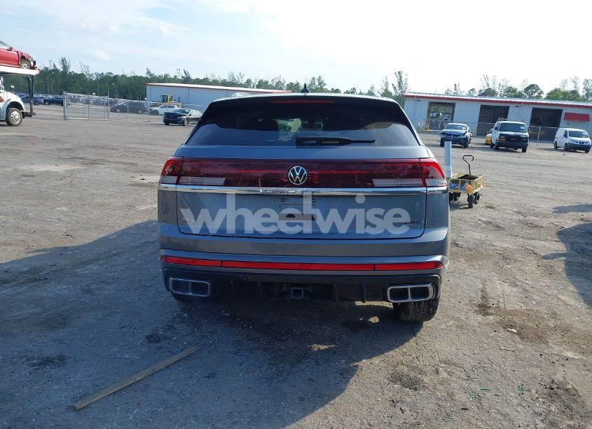 Photo 17 of 2024 Volkswagen Atlas CROSS SPORT 2.0T SEL R-LINE (VIN 1V2AE2CA0RC219282)