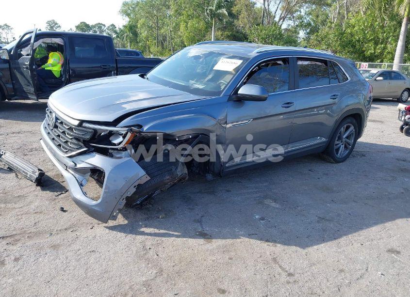 Photo 2 of 2024 Volkswagen Atlas CROSS SPORT 2.0T SEL R-LINE (VIN 1V2AE2CA0RC219282)