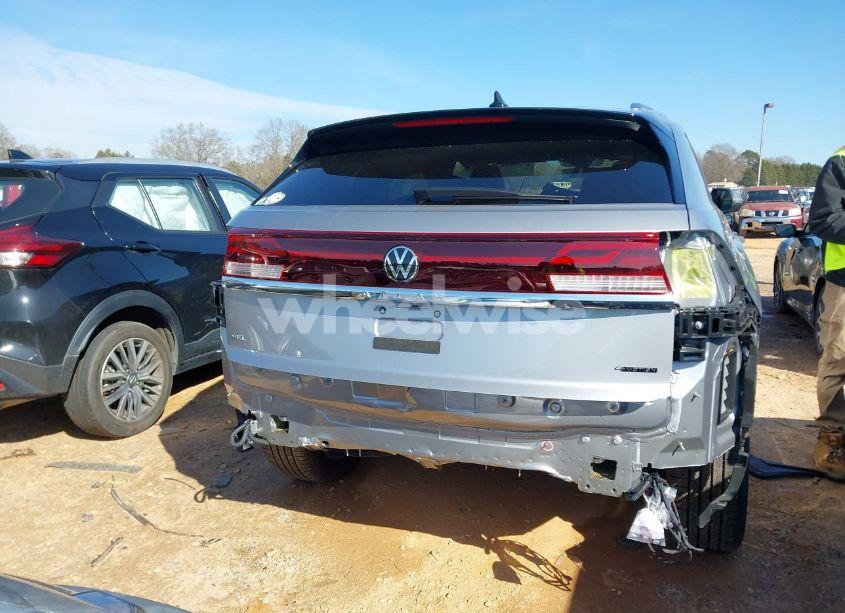 Photo 17 of 2024 Volkswagen Atlas CROSS SPORT 2.0T SEL R-LINE (VIN 1V2AE2CA0RC236647)