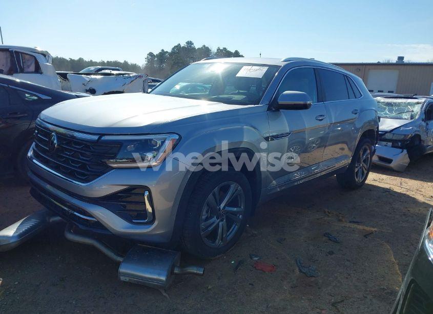 Photo 2 of 2024 Volkswagen Atlas CROSS SPORT 2.0T SEL R-LINE (VIN 1V2AE2CA0RC236647)