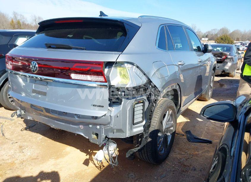 Photo 4 of 2024 Volkswagen Atlas CROSS SPORT 2.0T SEL R-LINE (VIN 1V2AE2CA0RC236647)