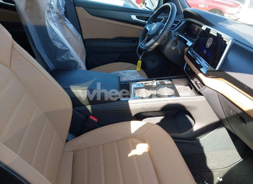 Photo 5 of 2024 Volkswagen Atlas CROSS SPORT 2.0T SEL R-LINE (VIN 1V2AE2CA0RC236647)