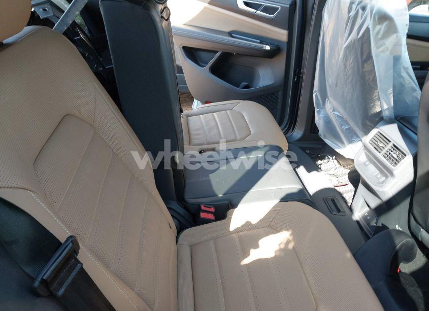 Photo 8 of 2024 Volkswagen Atlas CROSS SPORT 2.0T SEL R-LINE (VIN 1V2AE2CA0RC236647)