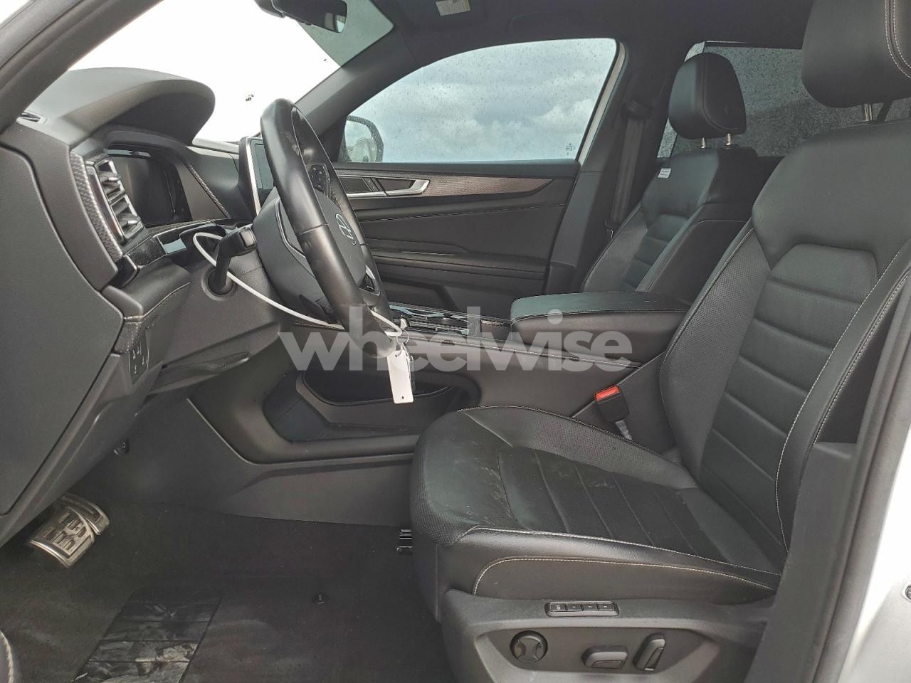 Photo 7 of 2024 VOLKSWAGEN ATLAS CROSS SPORT SEL R-LINE (VIN 1V2AE2CA6RC238998)