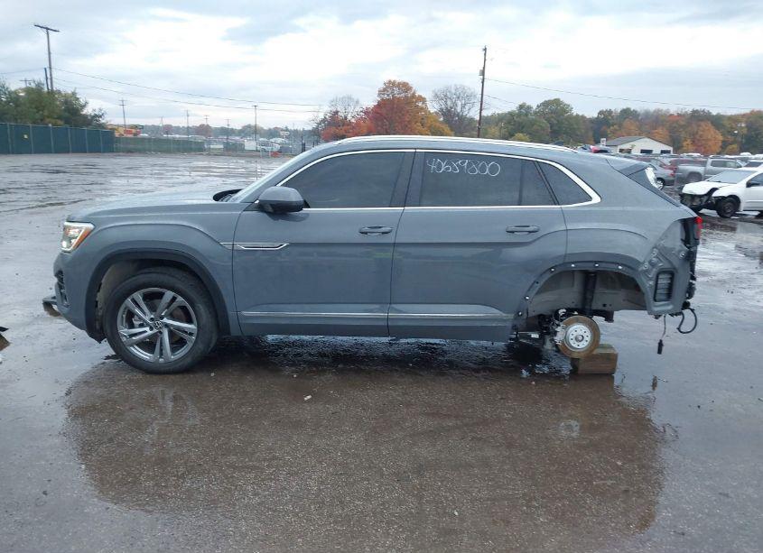 Photo 15 of 2024 Volkswagen Atlas CROSS SPORT 2.0T SEL R-LINE (VIN 1V2AE2CA6RC252092)