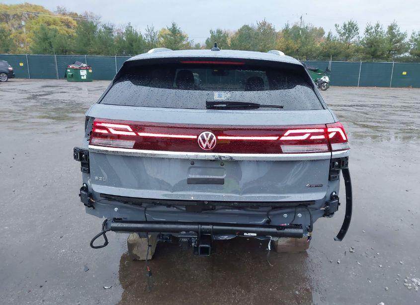 Photo 17 of 2024 Volkswagen Atlas CROSS SPORT 2.0T SEL R-LINE (VIN 1V2AE2CA6RC252092)
