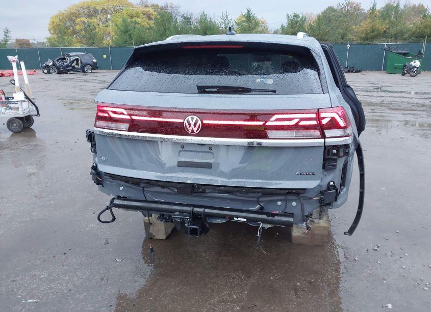 Photo 6 of 2024 Volkswagen Atlas CROSS SPORT 2.0T SEL R-LINE (VIN 1V2AE2CA6RC252092)