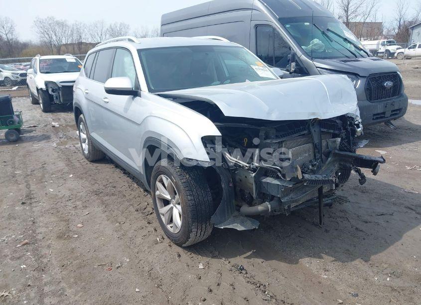 2018 Volkswagen Atlas 2.0T S (VIN 1V2AP2CA1JC578834) main photo