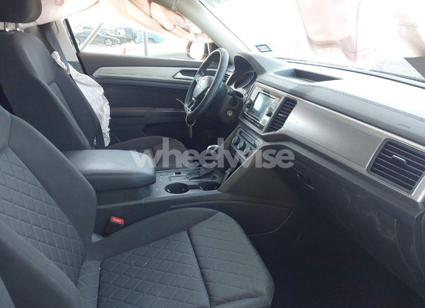 Photo 5 of 2019 Volkswagen Atlas 2.0T S (VIN 1V2AP2CA3KC593580)