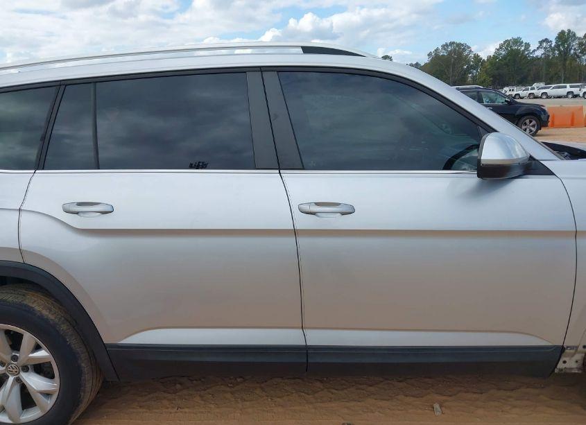 Photo 14 of 2018 Volkswagen Atlas 2.0T S (VIN 1V2AP2CA8JC583903)
