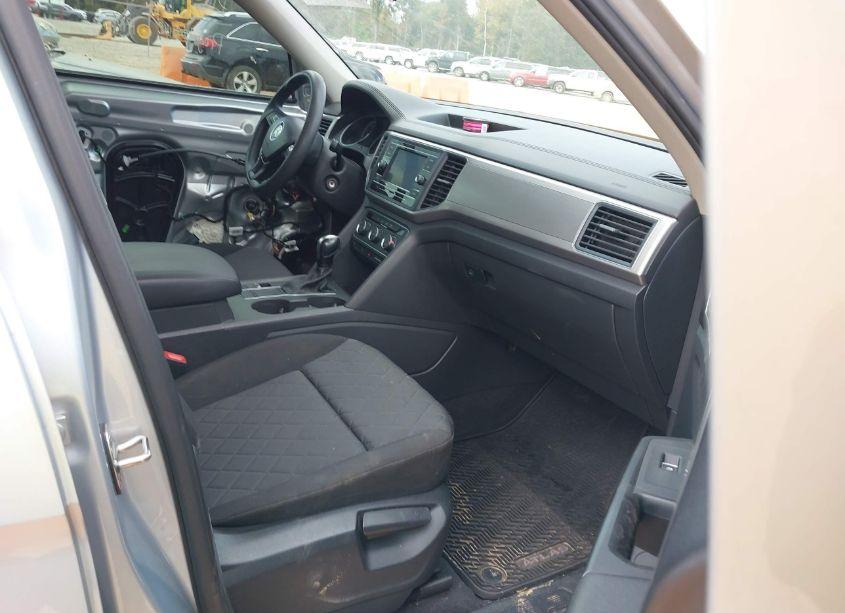 Photo 5 of 2018 Volkswagen Atlas 2.0T S (VIN 1V2AP2CA8JC583903)