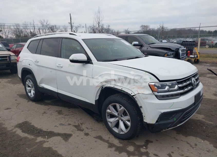 2018 Volkswagen Atlas 2.0T S (VIN 1V2AP2CAXJC532712) main photo