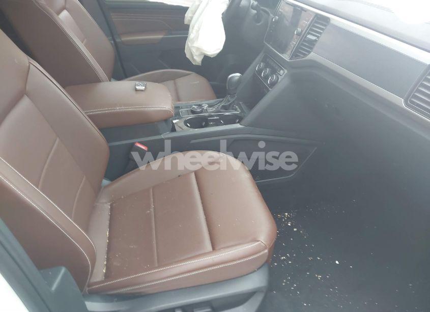 Photo 5 of 2022 Volkswagen Atlas 3.6L V6 SEL R-LINE (VIN 1V2AR2CA0NC507334)