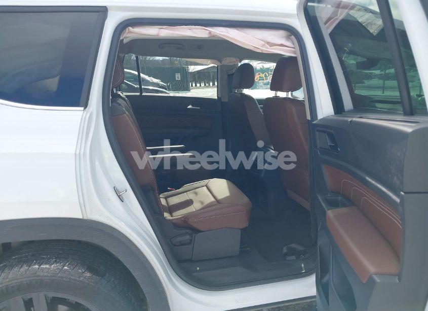 Photo 8 of 2022 Volkswagen Atlas 3.6L V6 SEL R-LINE (VIN 1V2AR2CA1NC528998)