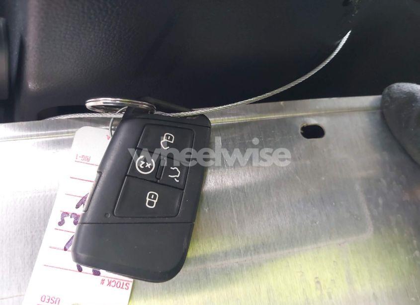 Photo 11 of 2022 Volkswagen Atlas 3.6L V6 SEL R-LINE (VIN 1V2AR2CA1NC546112)