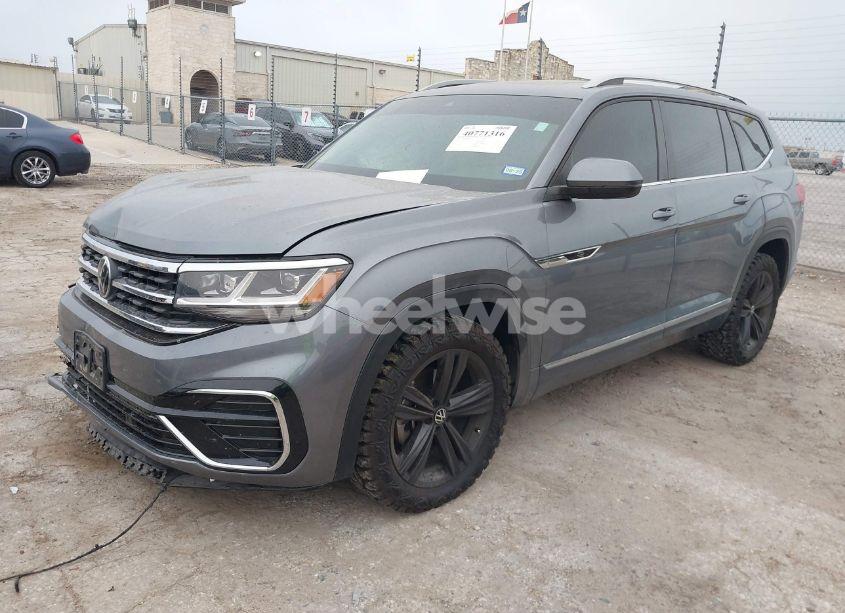 Photo 2 of 2022 Volkswagen Atlas 3.6L V6 SEL R-LINE (VIN 1V2AR2CA1NC546112)