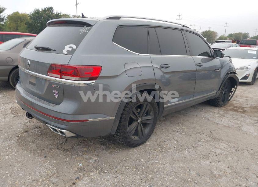 Photo 4 of 2022 Volkswagen Atlas 3.6L V6 SEL R-LINE (VIN 1V2AR2CA1NC546112)